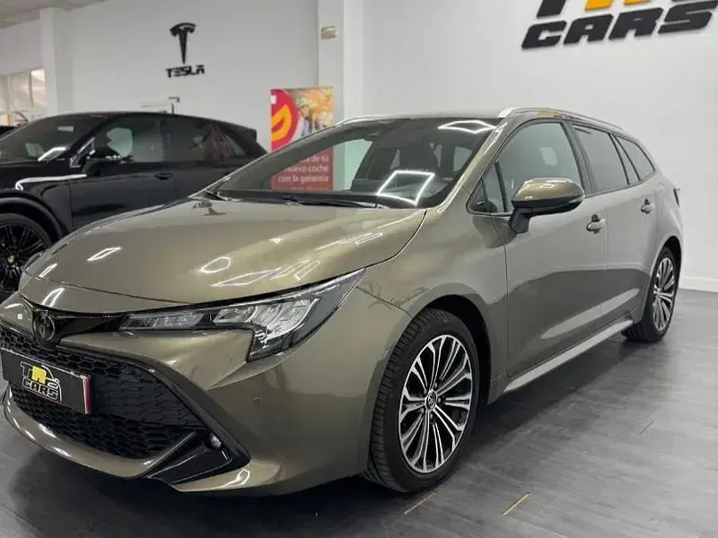 Usado Toyota Corolla Active 122 CV (89 kW) 2020 Marrón Familiar