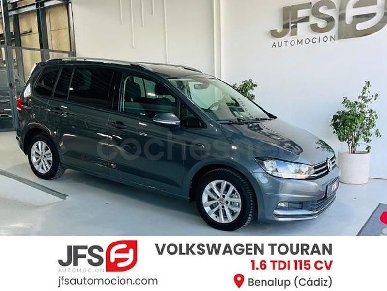 Usado VW Touran Edition 115 CV (84 kW) 2019 Gris / plata Monovolumen