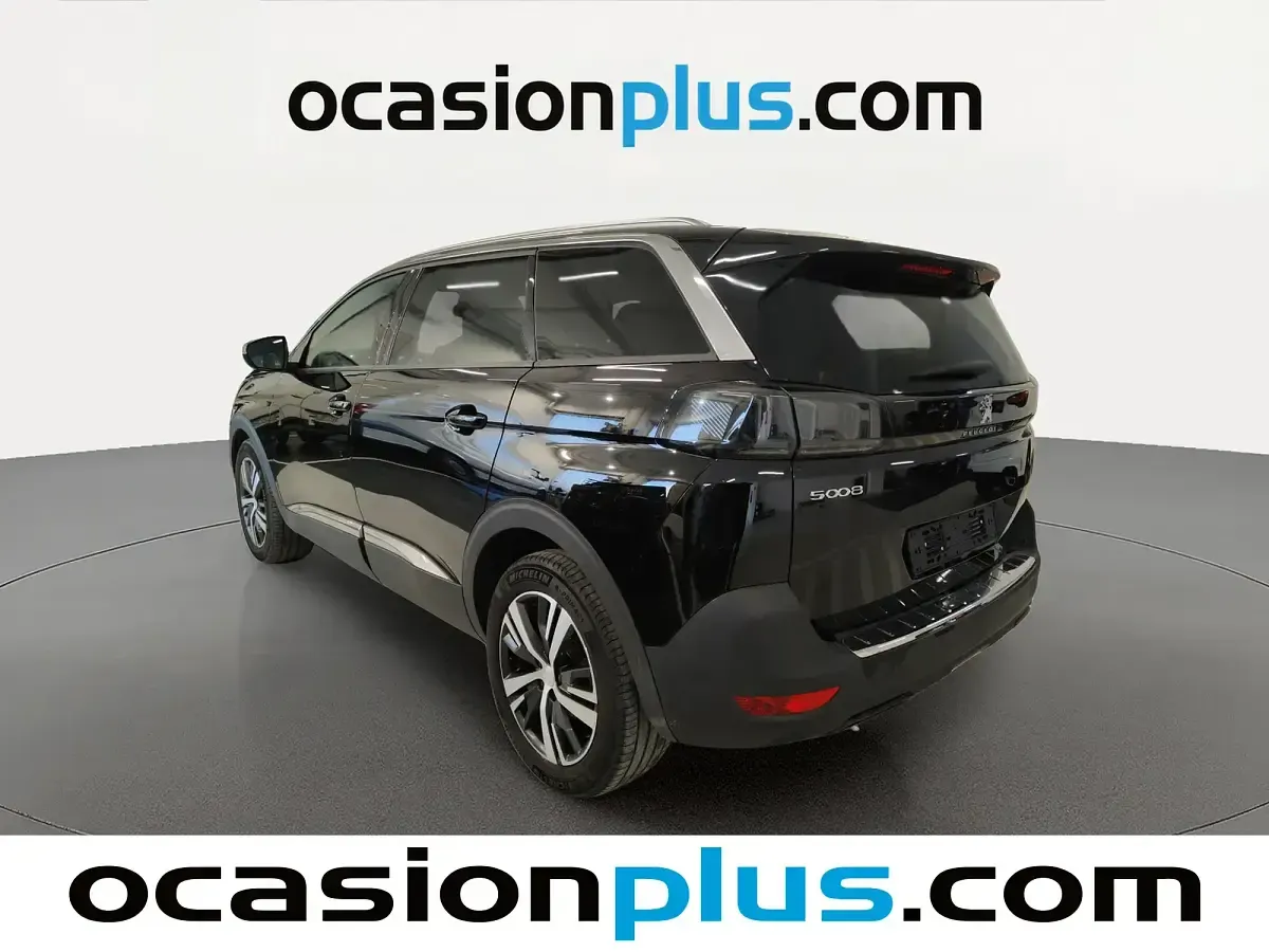 Usado Peugeot 5008 Allure 130 CV (95 kW) 2024 Negro SUV
