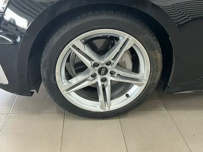 Używany Audi A5 S-Line 204 KM (150 kW) 2023 Czarny Coupe