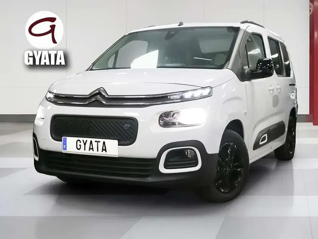 Usado Citroën Berlingo Shine 100 kW (136 CV) 2023 Blanco Monovolumen