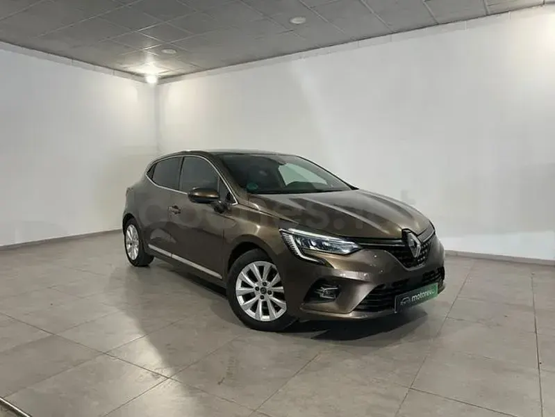 Käytetty Renault Clio V Zen 115 HP (84 kW) 2020 Ruskea Sedan