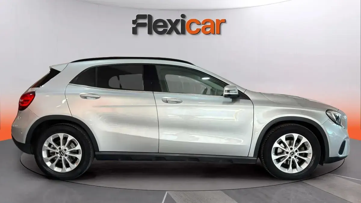 Usado Mercedes GLA200 136 CV (100 kW) 2017 Gris SUV