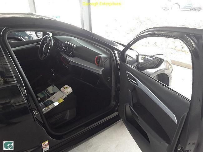 Usado Seat Ibiza FR 116 CV (85 kW) 2025 Negro Utilitario