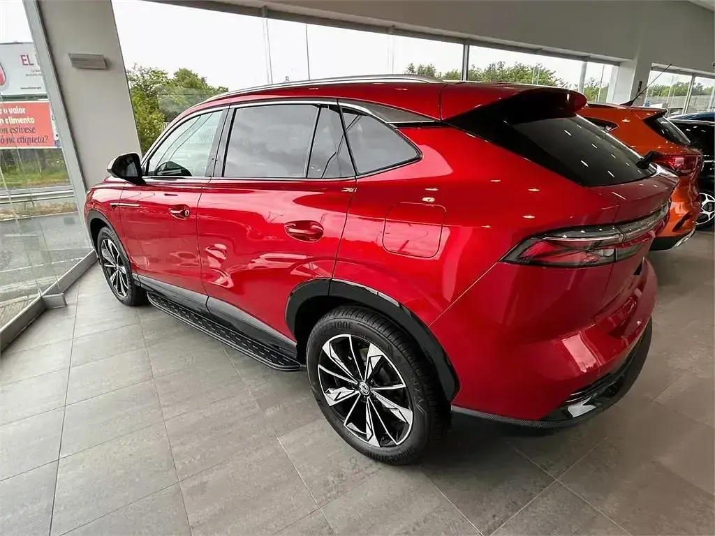 Nuevo MG HS Luxury 339 CV (249 kW) 2025 Rojo SUV