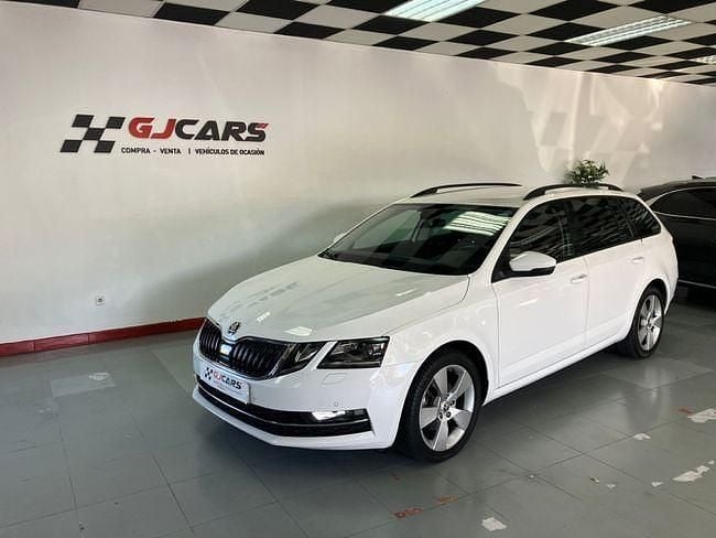 Blanco Usado 2019 Skoda Octavia Style Familiar | 17.900 € (Precio justo) - Imagen 1/4