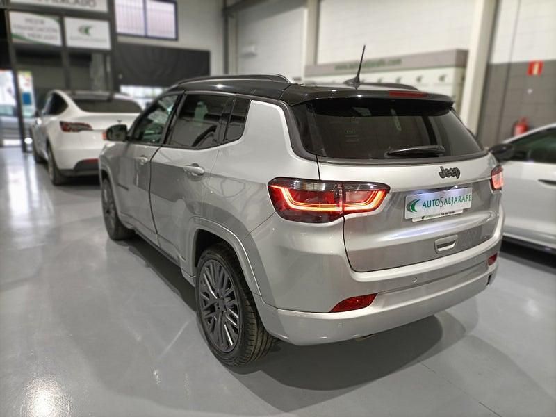 Usado Jeep Compass 130 CV (95 kW) 2021 Gris / plata SUV