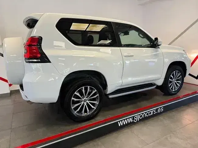 Usado Toyota Land Cruiser 177 CV (130 kW) 2020 Blanco Utilitario