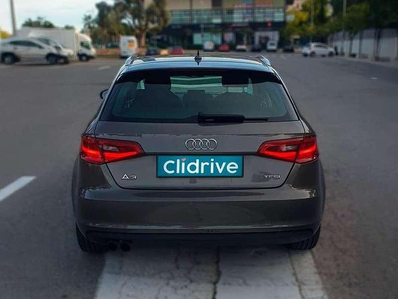 Usado Audi A3 Sportback Attraction 150 CV (110 kW) 2016 Gris Utilitario