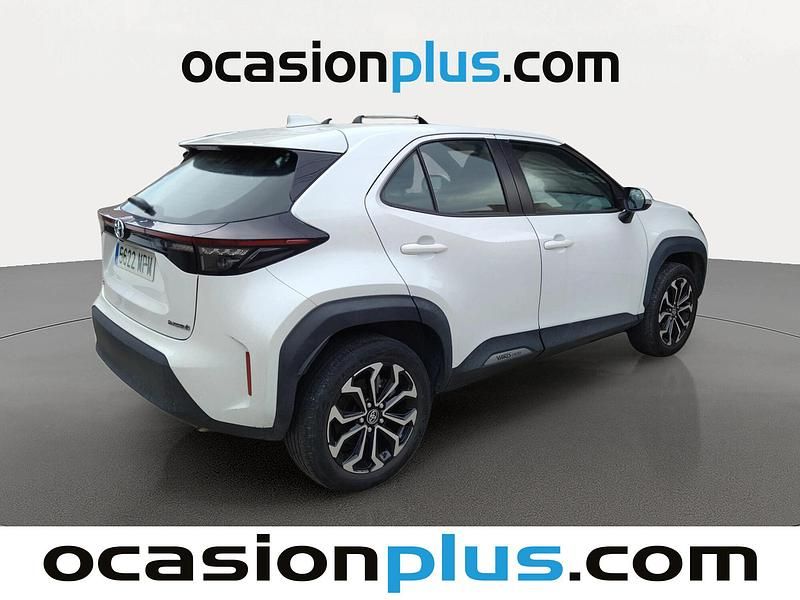 Usado Toyota Yaris Hybrid Active 116 CV (85 kW) 2024 Blanco Pickup/Camioneta