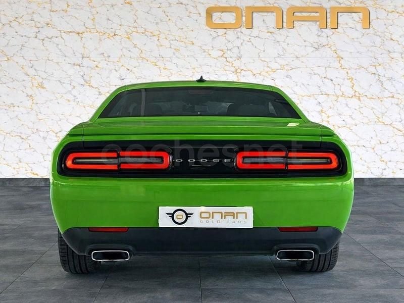 Usado Dodge Challenger 375 CV (275 kW) 2017 Verde Coupe