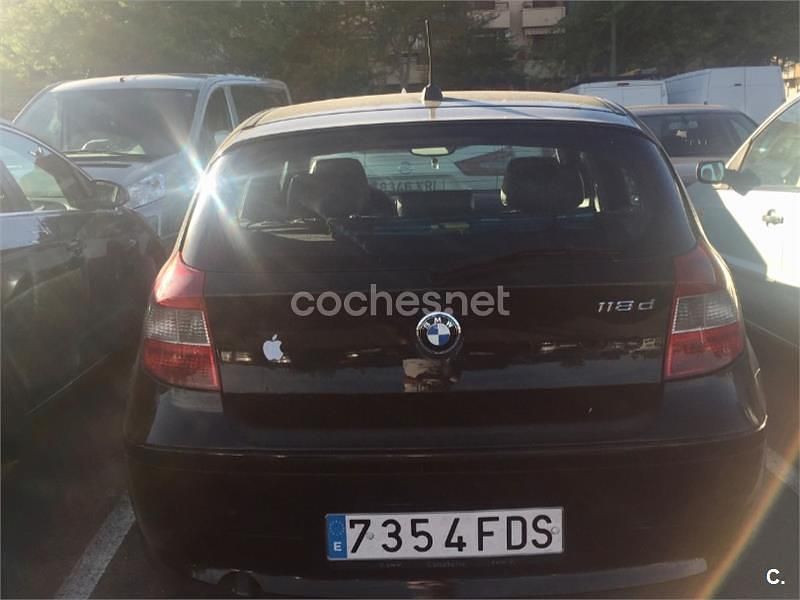 Usado BMW 118 122 CV (89 kW) 2006 Negro Utilitario