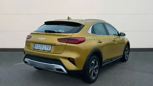 Usado Kia XCeed 160 CV (117 kW) 2022 Amarillo SUV