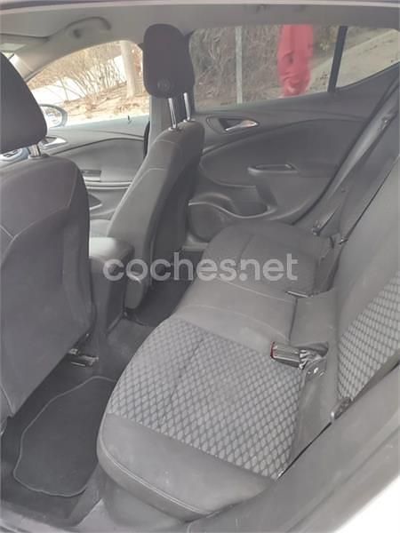 Usado Opel Astra Dynamic 110 CV (80 kW) 2018 Blanco Berlina