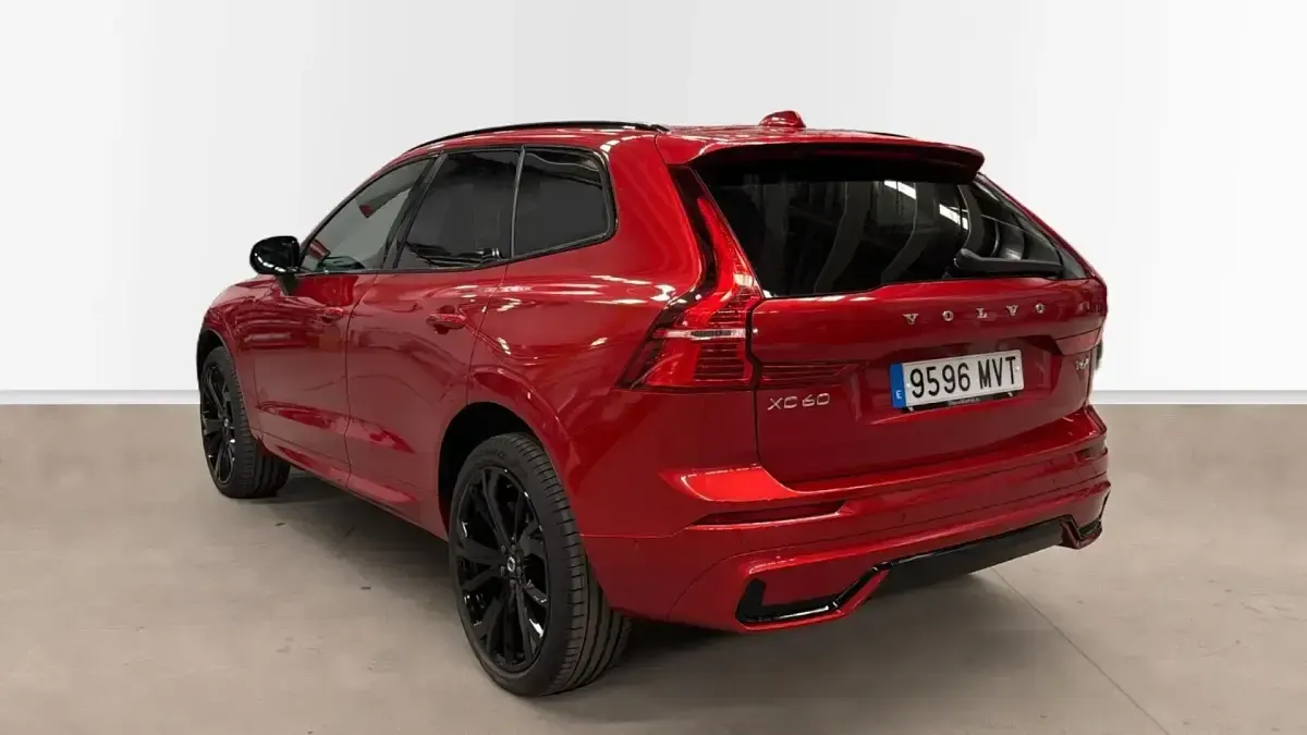 Usado Volvo XC60 Ultra 350 CV (257 kW) 2024 Rojo SUV