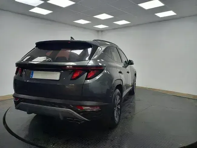 Usado Hyundai Tucson 136 CV (100 kW) 2022 Gris SUV