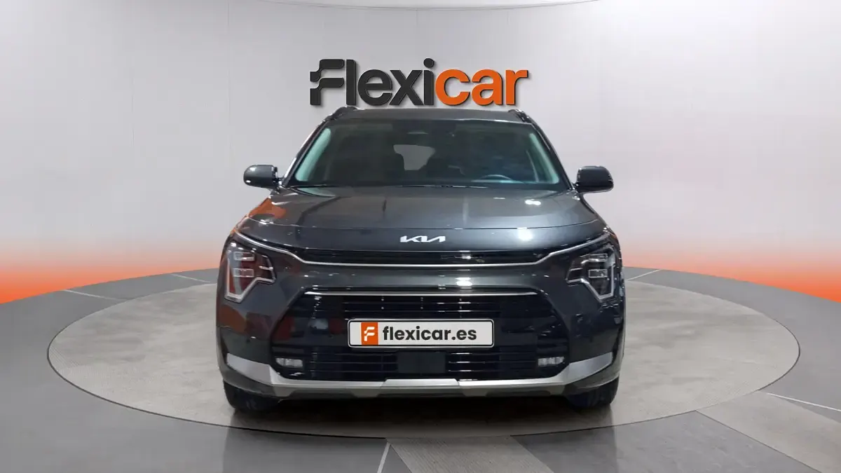 Usado Kia Niro 141 CV (103 kW) 2023 Gris SUV