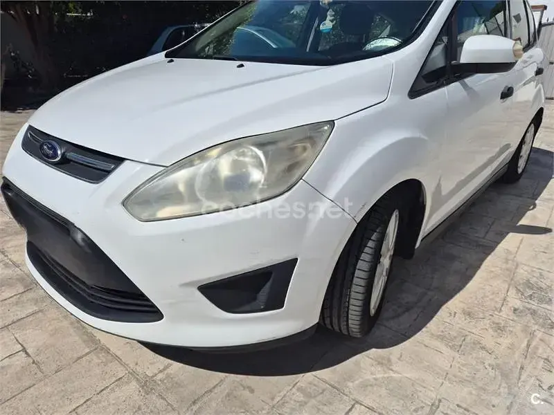 Usado Ford C-MAX 95 CV (69 kW) 2012 Blanco Monovolumen