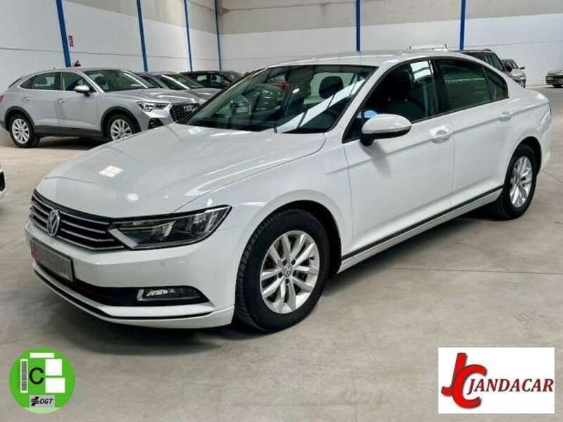 Blanco Usado 2019 VW Passat Advance Berlina | 16.300 € (Precio justo) - Imagen 1/4