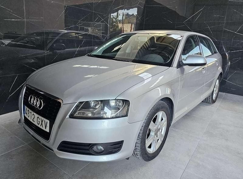 Usado Audi A3 Sportback Ambition 105 CV (77 kW) 2010 Gris Utilitario