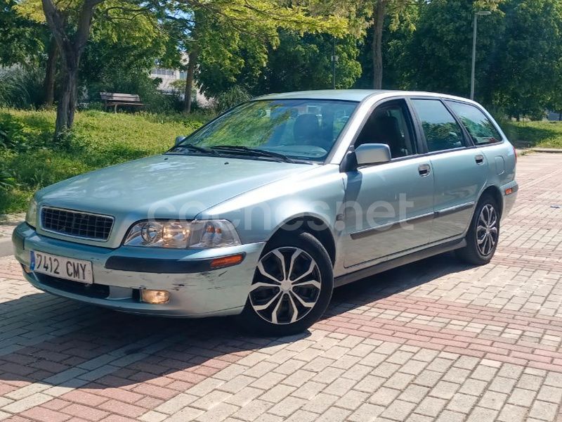 Verde Usado 2004 Volvo V40 Familiar | 1695 € - Imagen 1/4