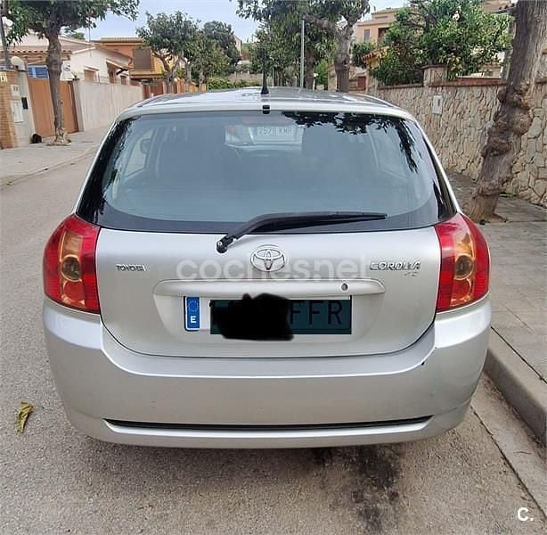Usado Toyota Corolla Luna 90 CV (66 kW) 2006 Gris / plata Berlina