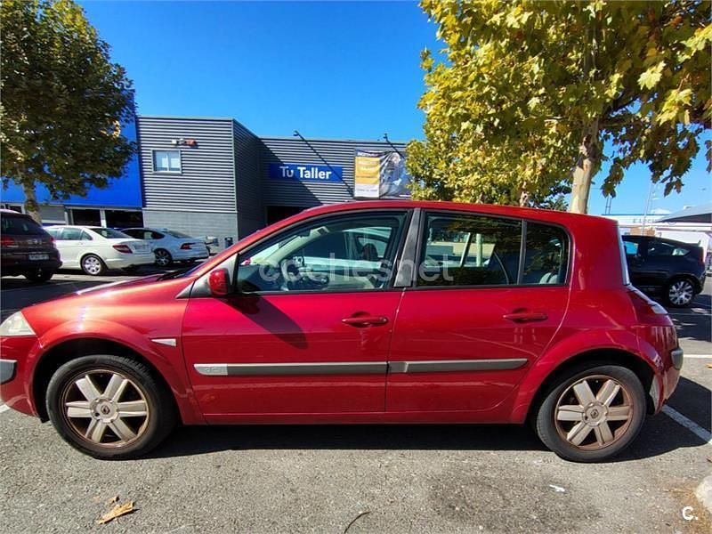 Granate Usado 2006 Renault Mégane II Dynamique Berlina | 2500 € (Precio justo) - Imagen 1/4