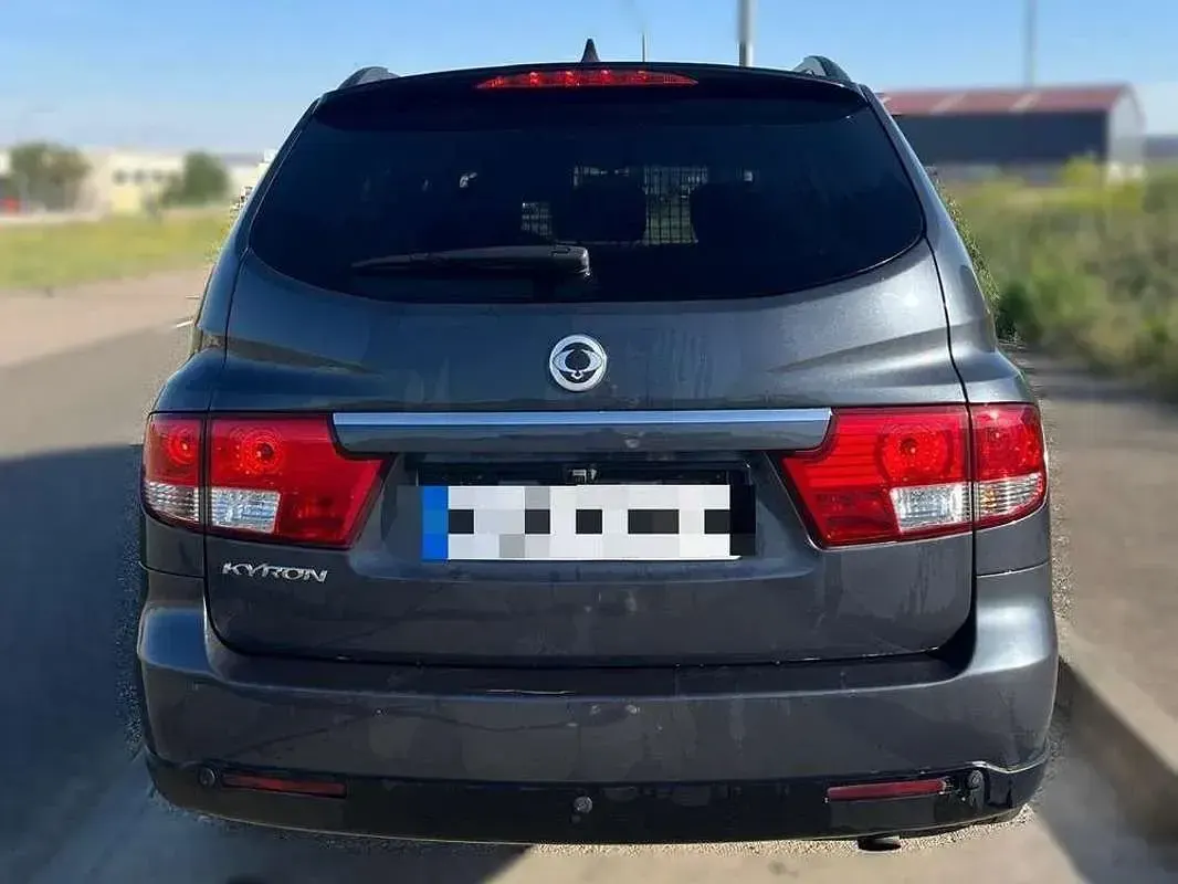 Usado SsangYong Kyron Limited 165 CV (121 kW) 2011 Gris SUV