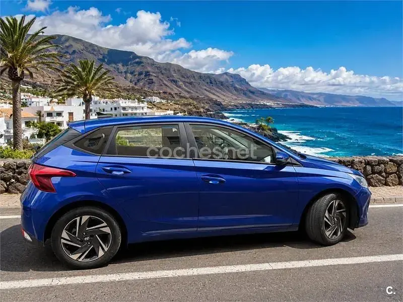 Usado Hyundai i20 100 CV (73 kW) 2021 Azul Utilitario