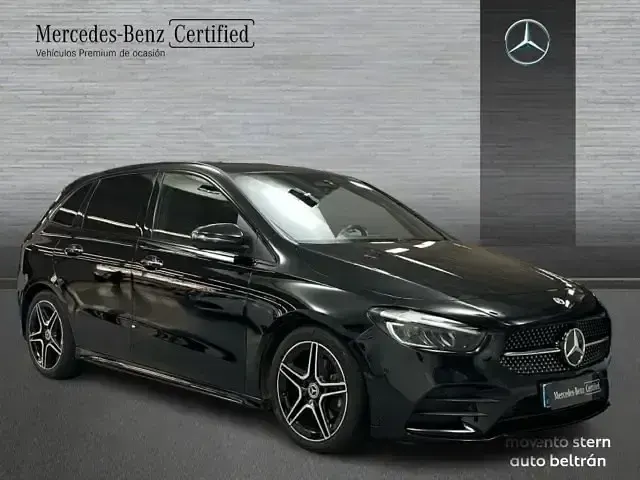 Usado Mercedes B200 AMG line 150 CV (110 kW) 2023 Negro Utilitario
