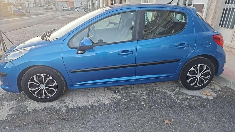 Usado Peugeot 207 Premium 90 HP (66 kW) 2007 Azul Citadino