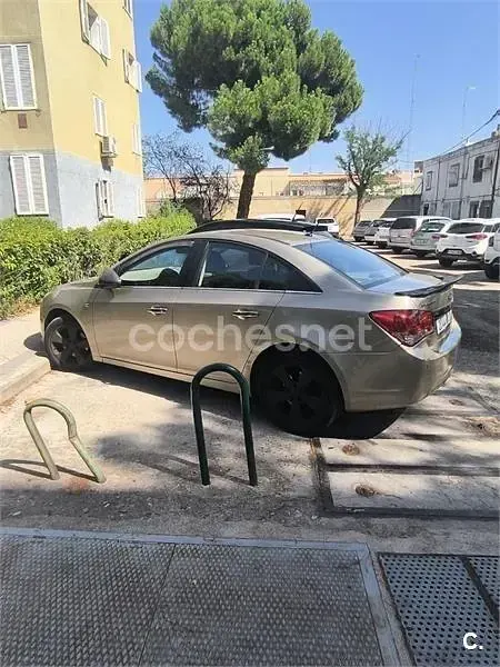 Usado Chevrolet Cruze LT 150 CV (110 kW) 2009 Beige Berlina