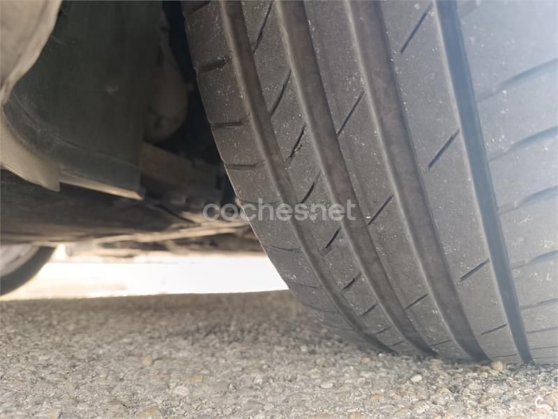 Usado BMW 218 150 CV (110 kW) 2017 Rojo Familiar