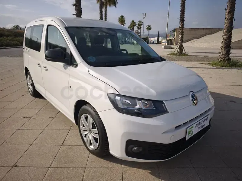 Usado VW Caddy 122 CV (89 kW) 2022 Blanco Monovolumen