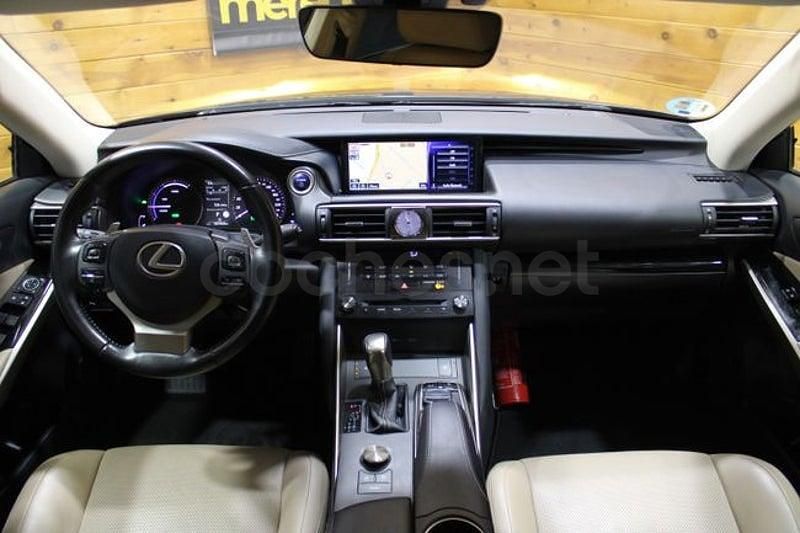 Usado Lexus IS300h Luxury Line 223 CV (164 kW) 2018 Azul Berlina