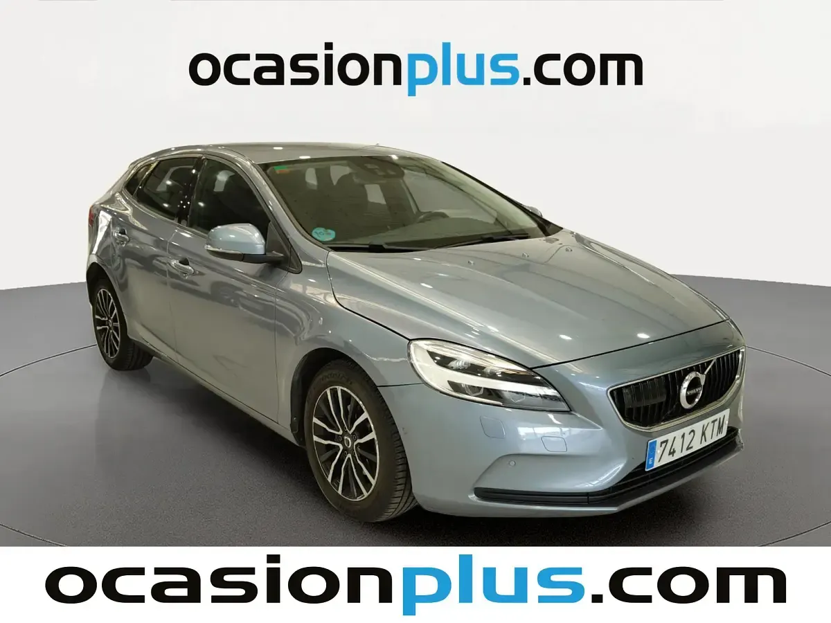 Usado Volvo V40 Momentum 120 CV (88 kW) 2019 Azul Utilitario