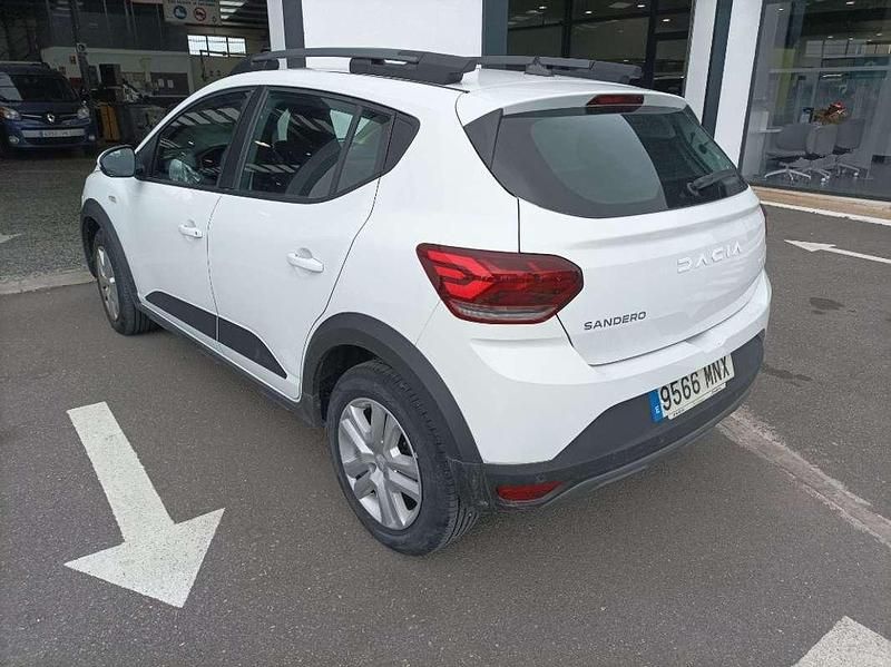 Usado Dacia Sandero Expression 91 CV (66 kW) 2024 Blanco Utilitario