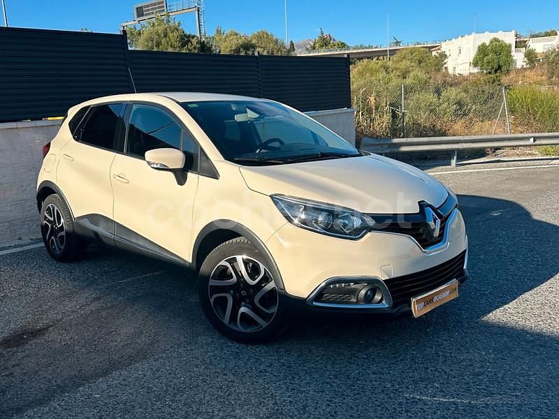 Usado Renault Captur Life 90 CV (66 kW) 2016 Beige SUV