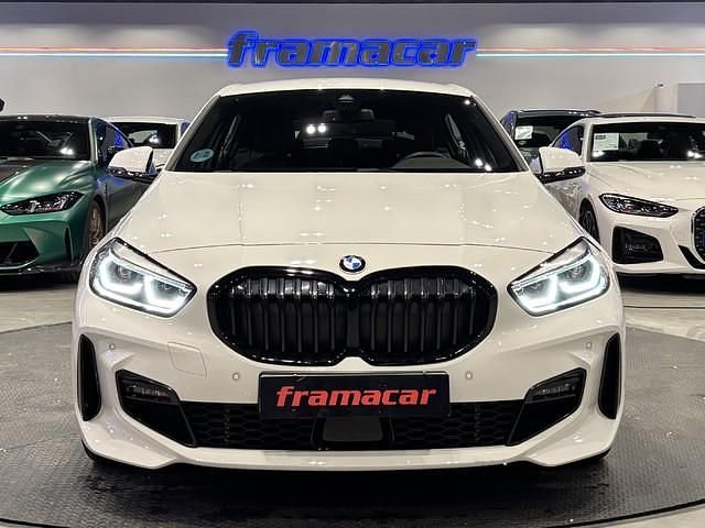 Usado BMW 118 Sport Line 140 CV (102 kW) 2024 Blanco Utilitario