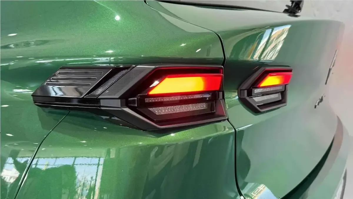 Nuevo Renault Clio Evolution 114 CV (83 kW) 2026 Verde Utilitario