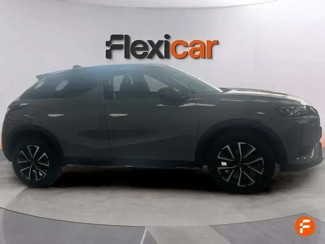 Usado DS Automobiles DS3 Crossback Performance 131 CV (96 kW) 2023 Gris SUV