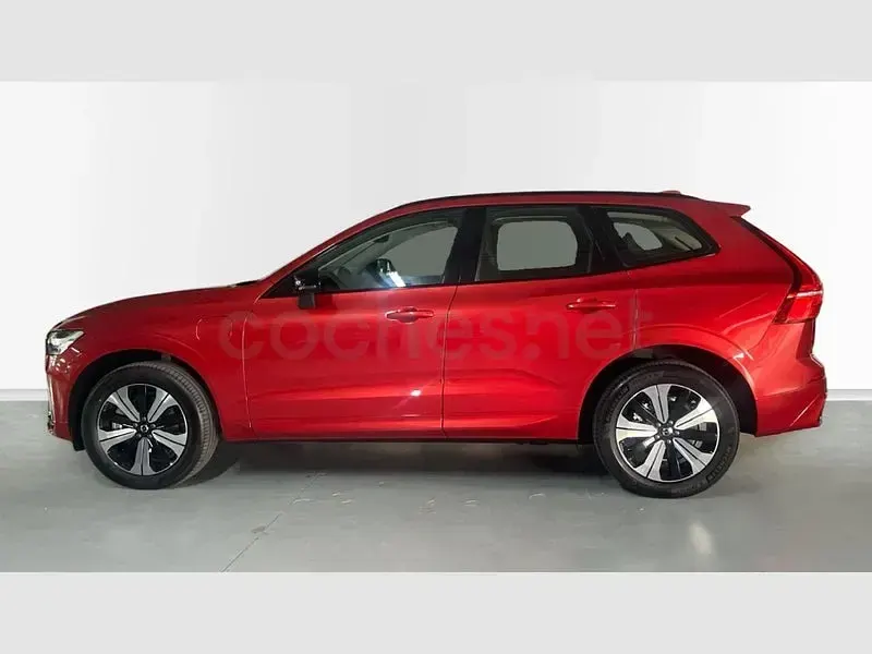 Usado Volvo XC60 Plus 350 CV (257 kW) 2025 Rojo SUV
