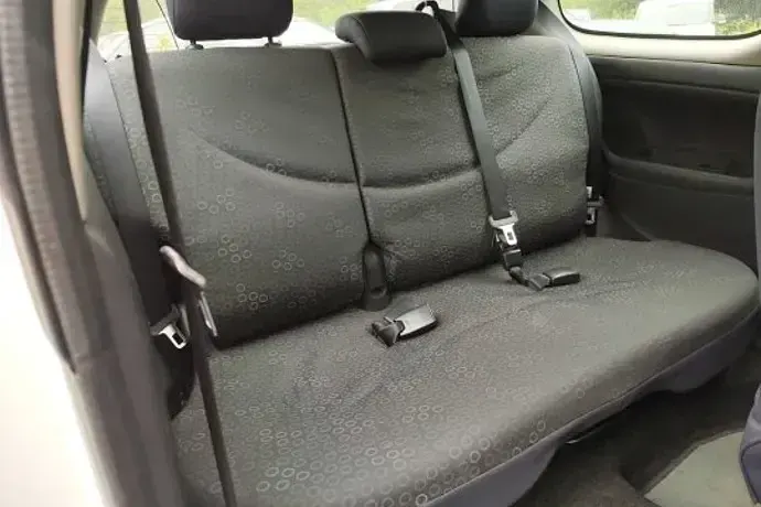 Usado Toyota Yaris 65 CV (47 kW) 2003 Utilitario