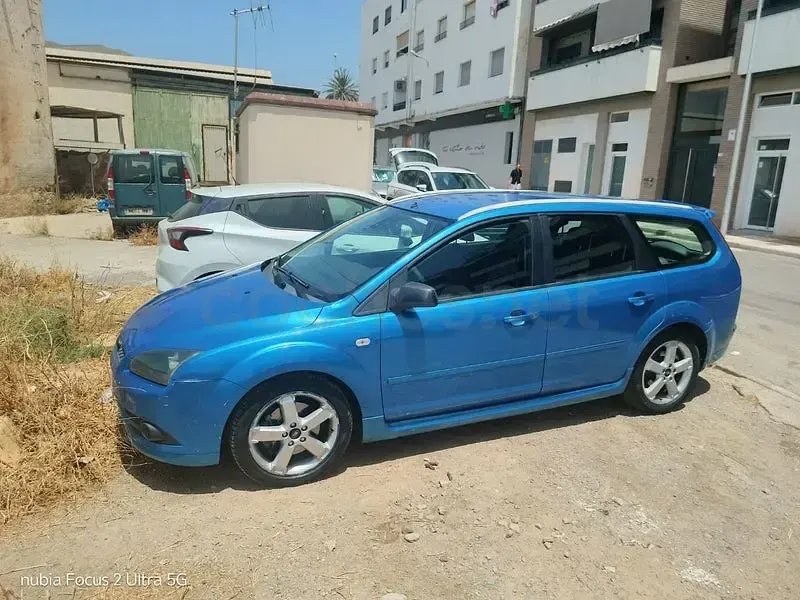 Usado Ford Focus Sport 115 CV (84 kW) 2006 Azul Familiar