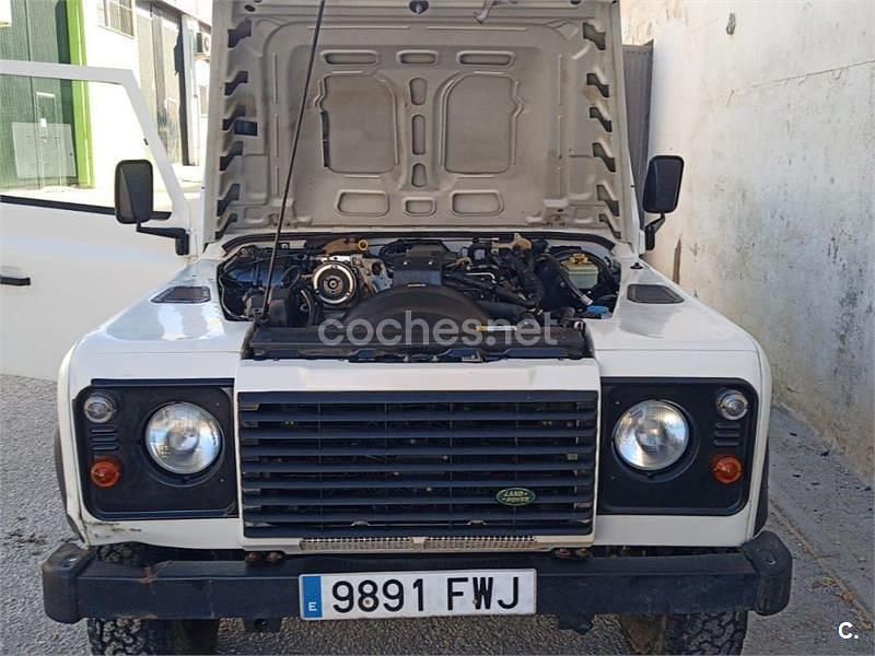 Usado Land Rover Defender SE 122 CV (89 kW) 2007 Blanco Familiar