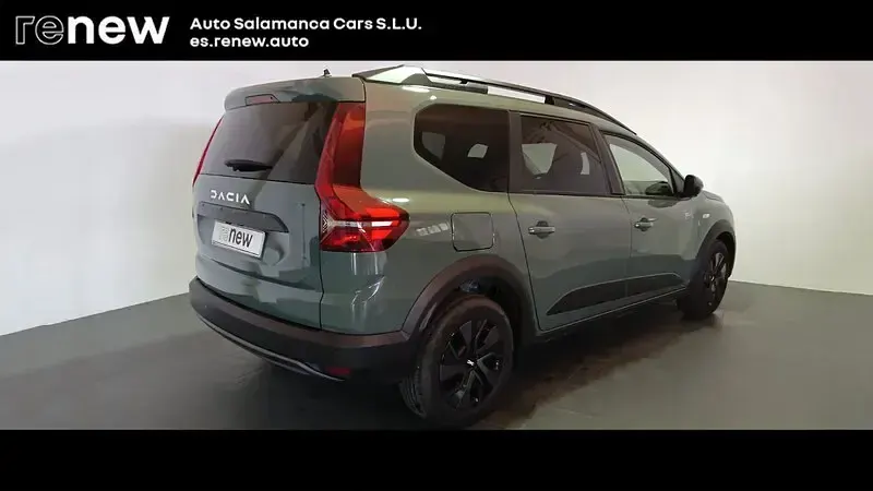 Usado Dacia Jogger Expression 100 CV (73 kW) 2025 Verde Monovolumen