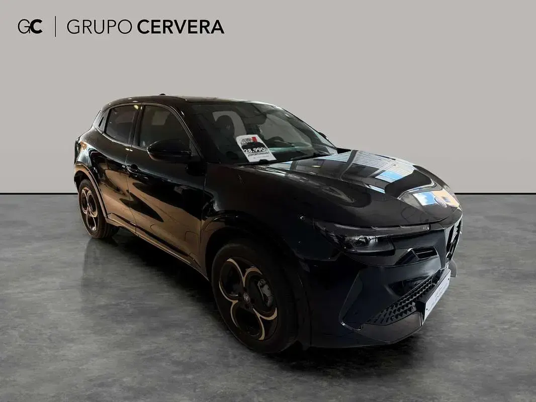 Nuevo Alfa Romeo Junior 147 CV (108 kW) 2026 Negro SUV