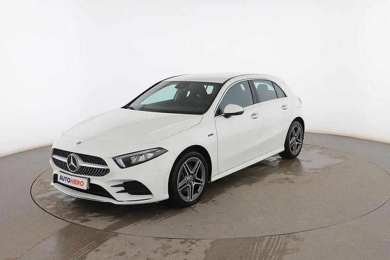 Blanco Usado 2020 Mercedes A250 AMG line Utilitario | 27.599 € (Precio justo) - Imagen 1/3
