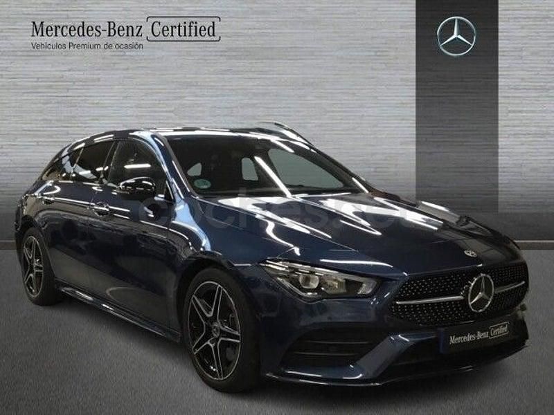 Usado Mercedes CLA200 Shooting Brake 150 CV (110 kW) 2023 Azul Familiar