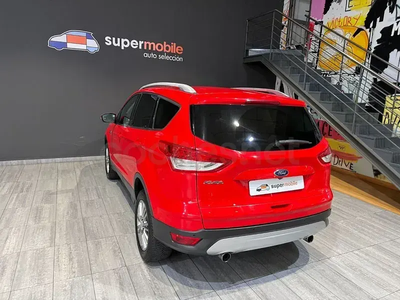 Usado Ford Kuga Titanium 140 CV (102 kW) 2014 Rojo SUV